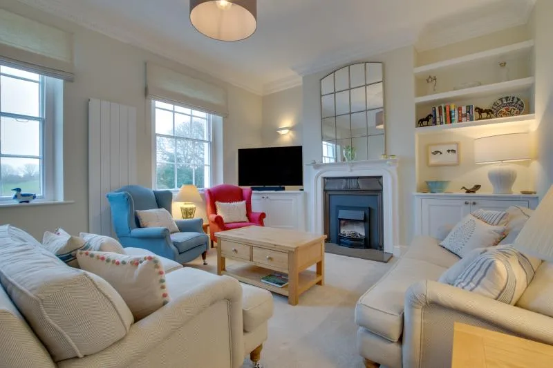 2 Belvedere Lodge
