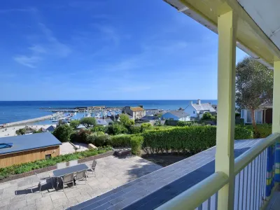 2 Harbour Heights