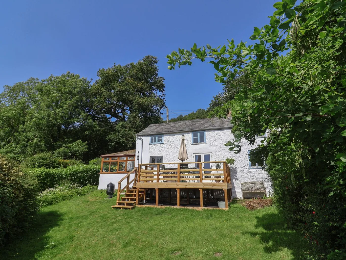 2 Oak Tree Cottages