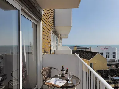 4 Bay View Court
