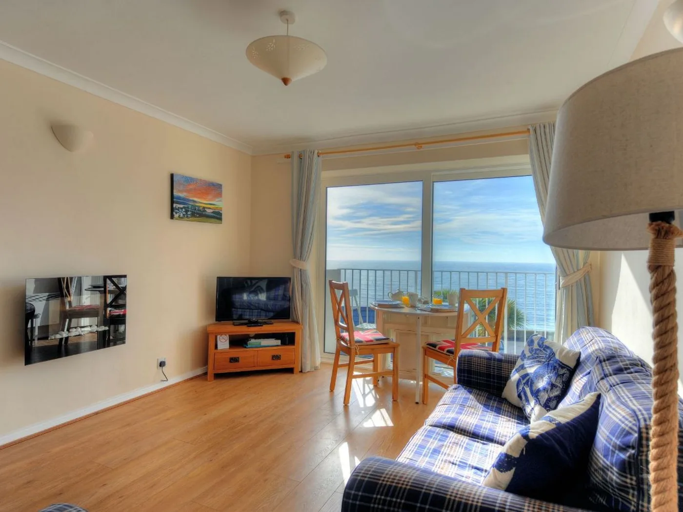 6 Bay View Court