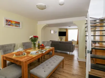 Cove Street Cottage