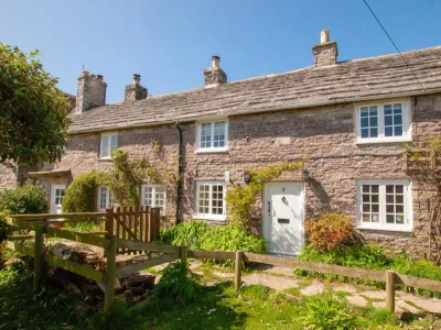 Egmont View Cottage
