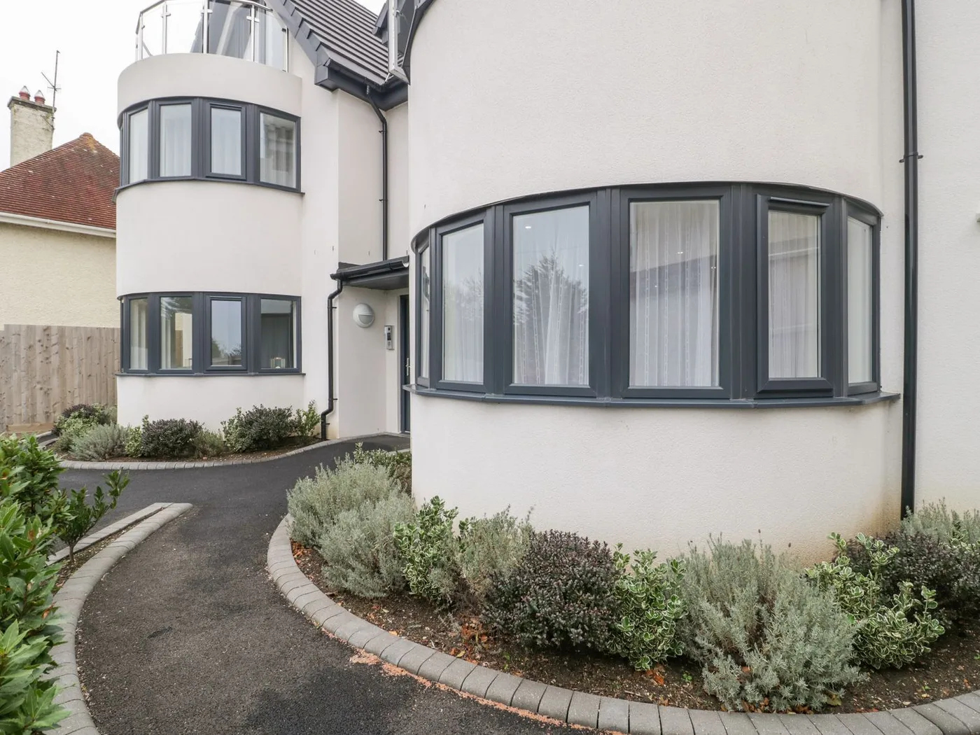 Flat 2, 38 Preston Road