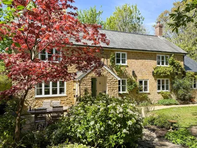 Garden Cottage - Uploders