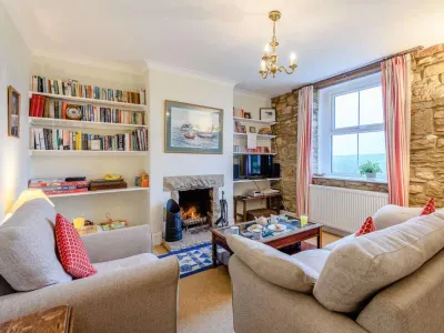 Hazelnut Cottage - Castle View