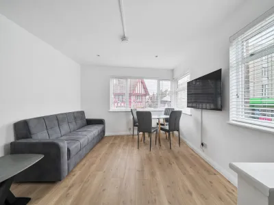 Red Rose Apartment