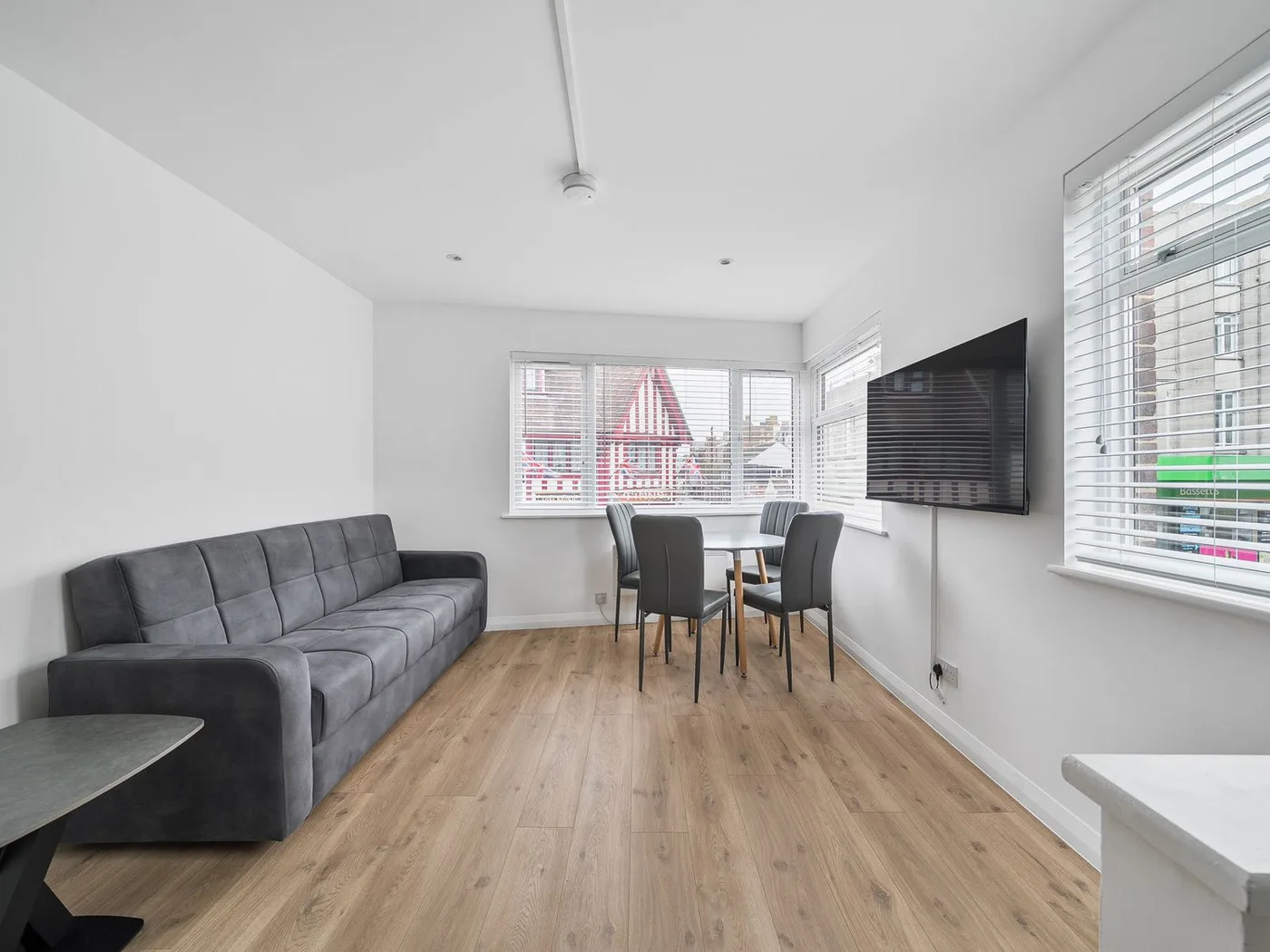 Red Rose Apartment