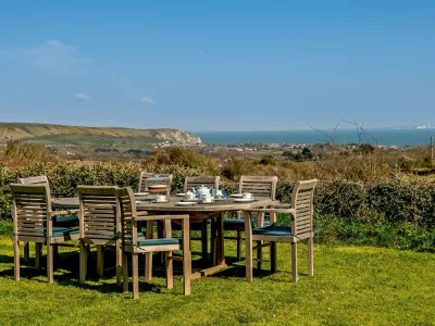 Sea View - Acton