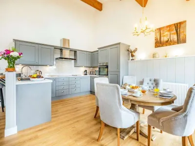 Stags Retreat - Saxon Maybank