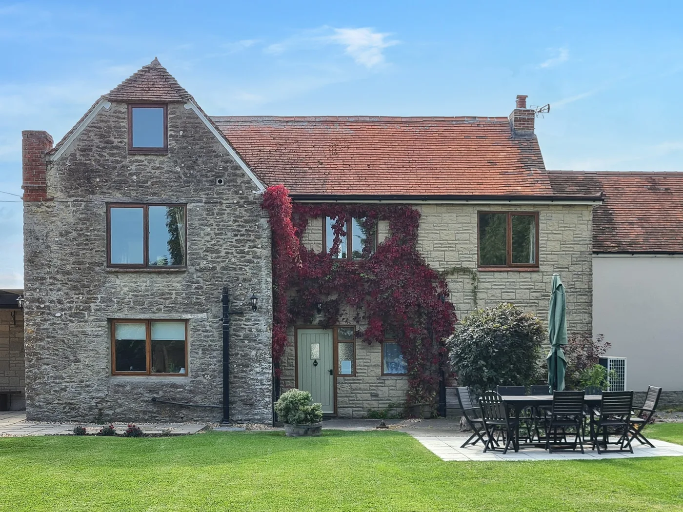 The Farmhouse At Coking Farm Fishery
