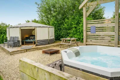 The Yurt - Meadow View